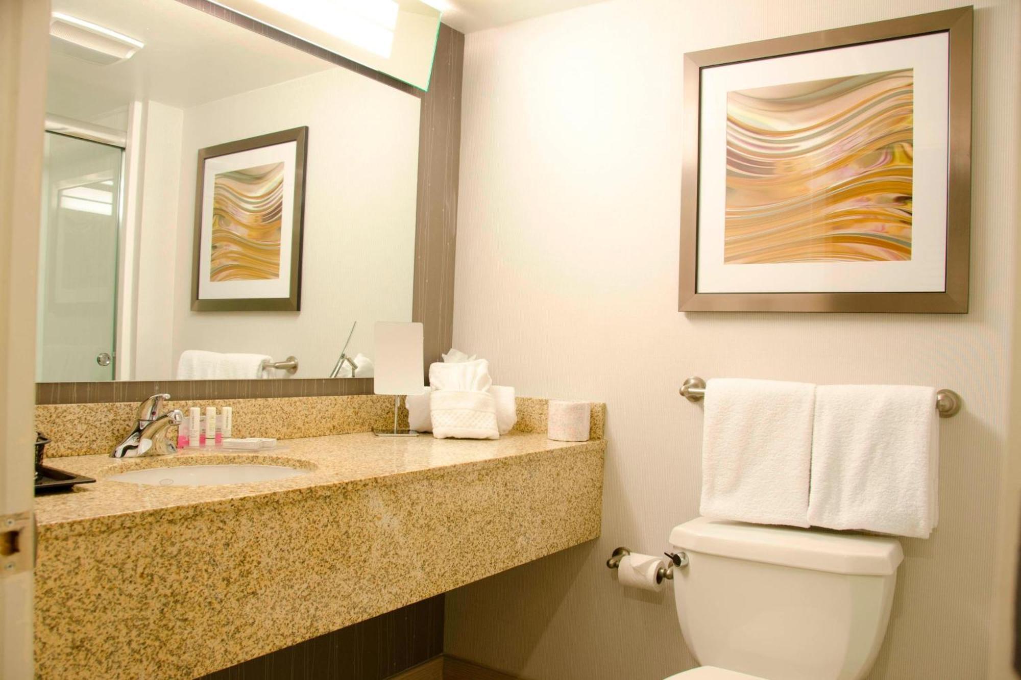 Hotel Courtyard Waterbury Downtown Esterno foto